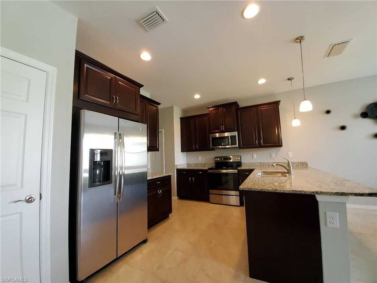 3878 Burrfield St - Photo 6 of 24