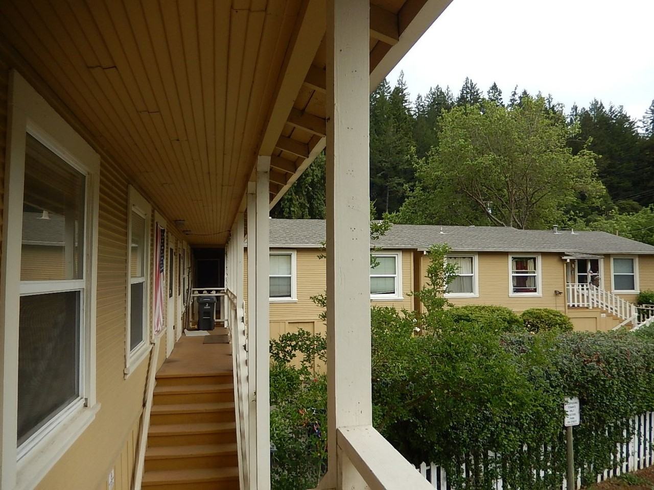 002-08 - Photo 4 of 33