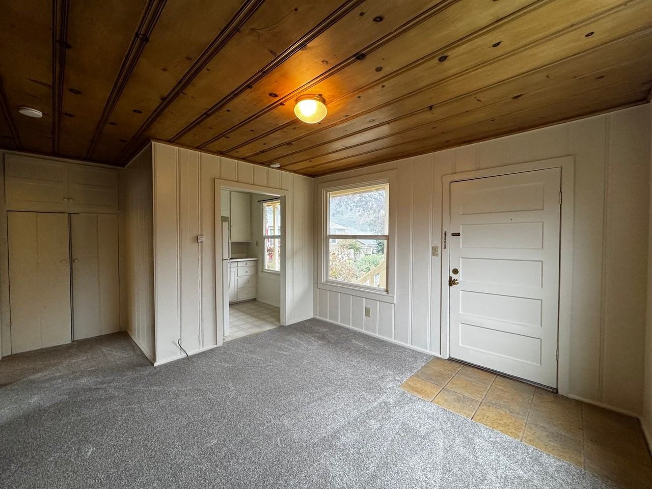 002-08 - Photo 5 of 33