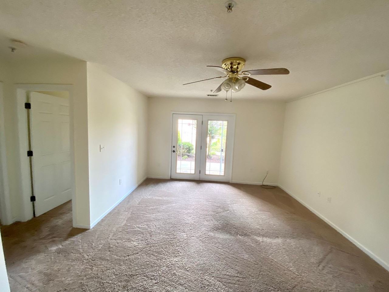 1301 Harts Cove - Photo 3 of 42