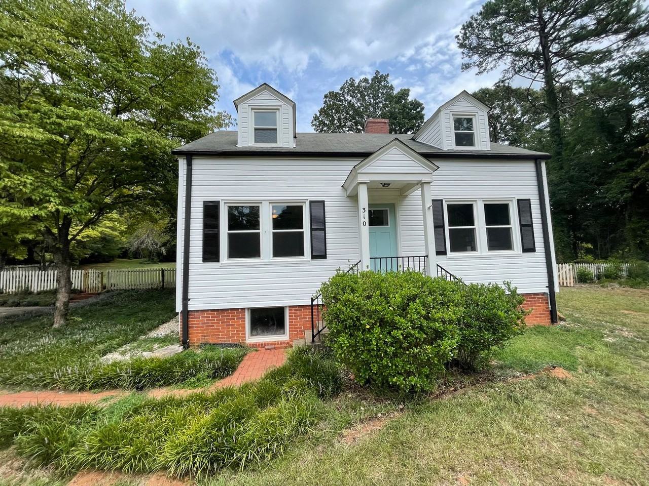 310 Pendleton Rd - Photo 3 of 24