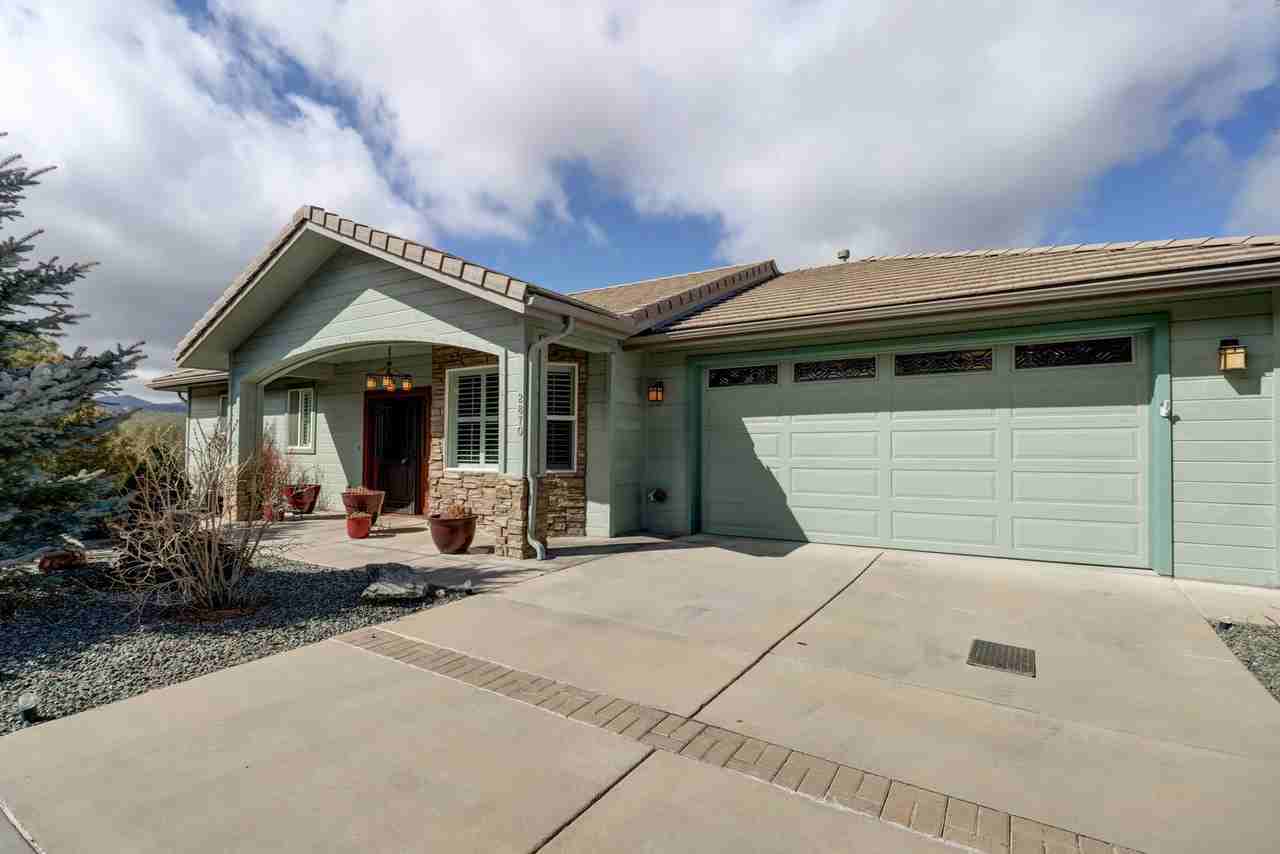 2870 W Crestview Dr - Photo 3 of 50