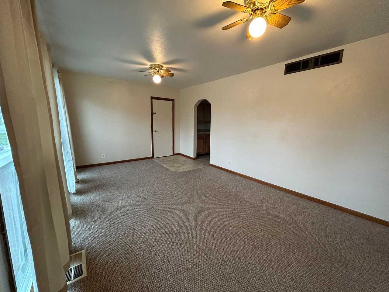 229 W 27th St - Photo 2 of 7