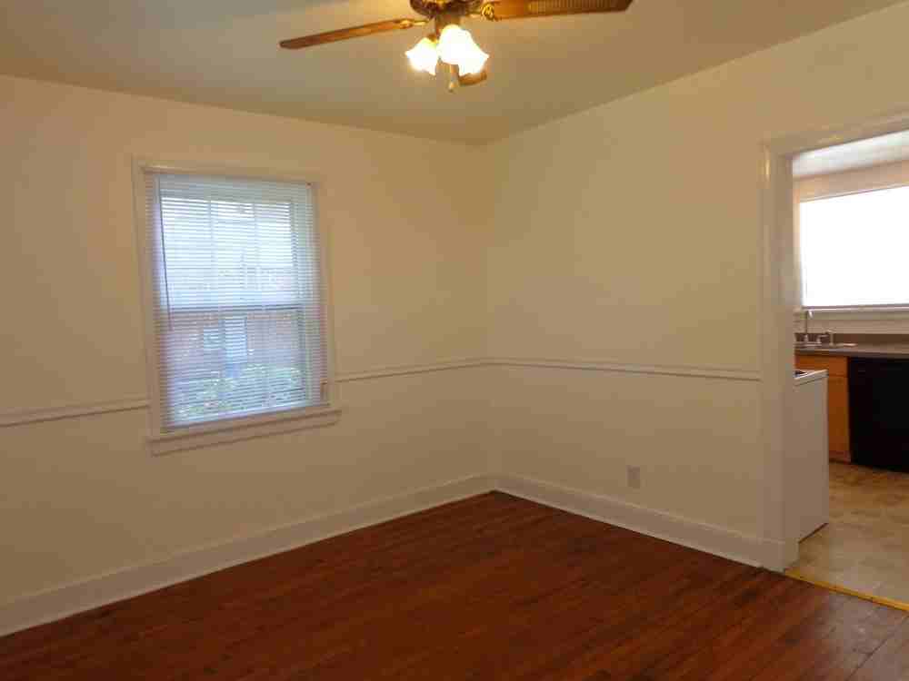8804 Semmes Ave - Photo 4 of 16