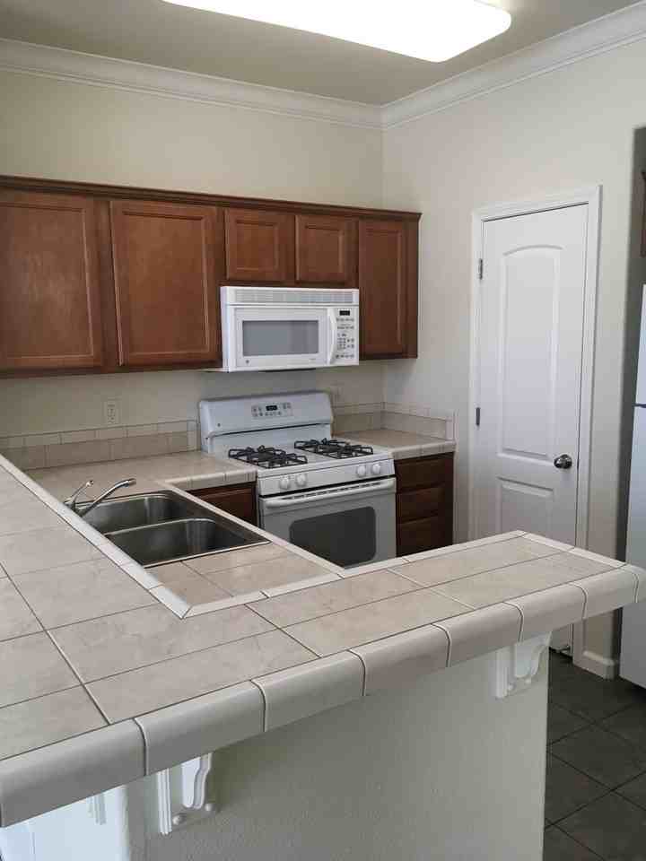 2151 Vienna Way - Photo 7 of 23