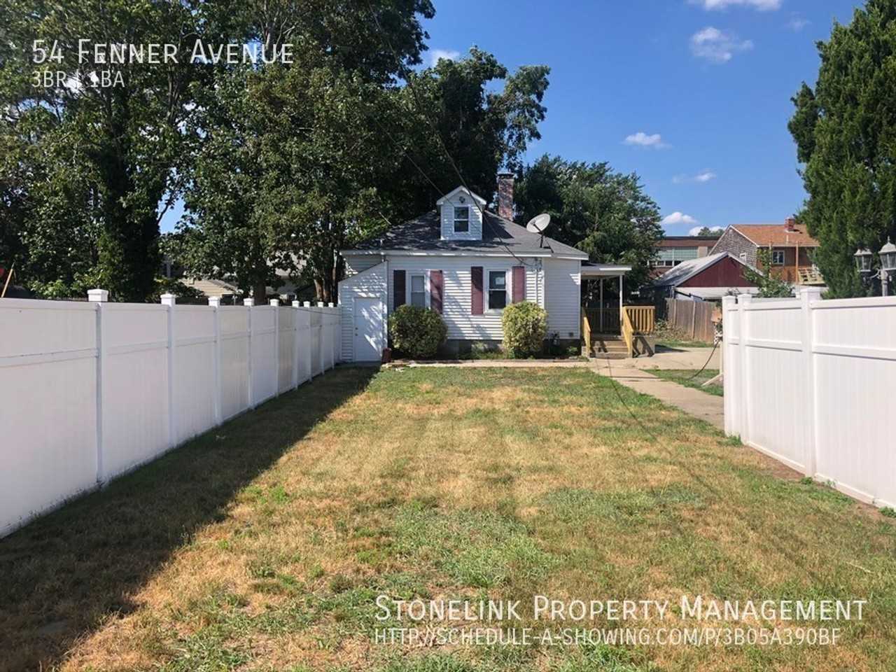 54 Fenner Ave - Photo 2 of 20