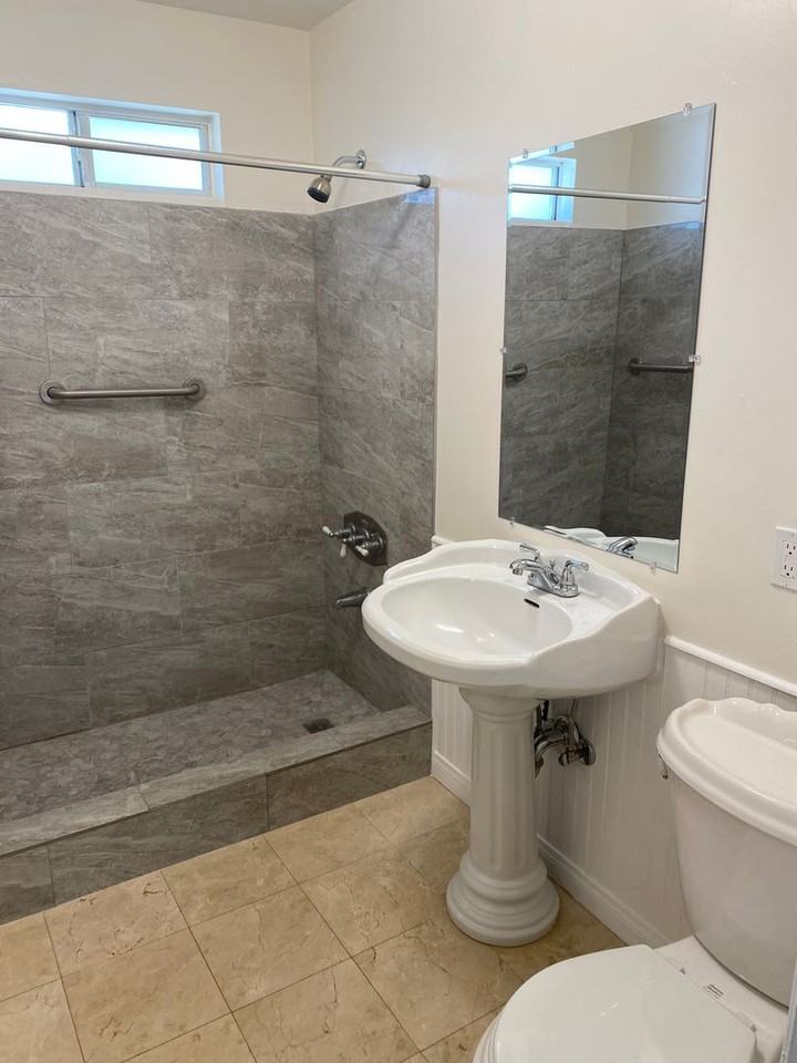 451 Martin St - Photo 7 of 17