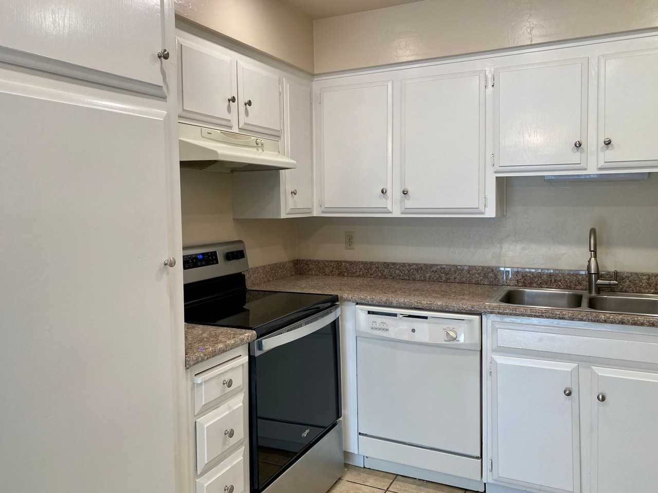 431 Lotus Ln - Photo 2 of 17