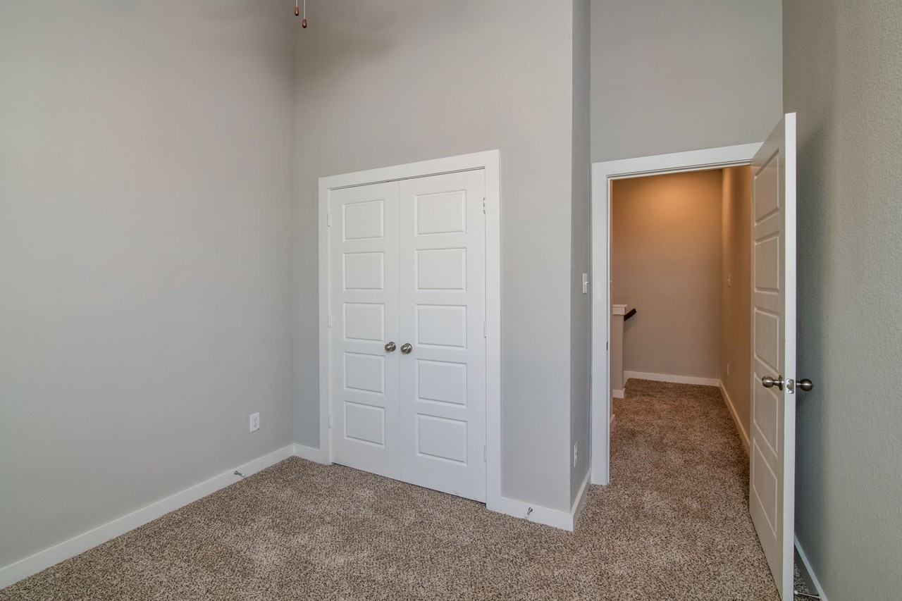 729 Harvest Moon Dr - Photo 3 of 19