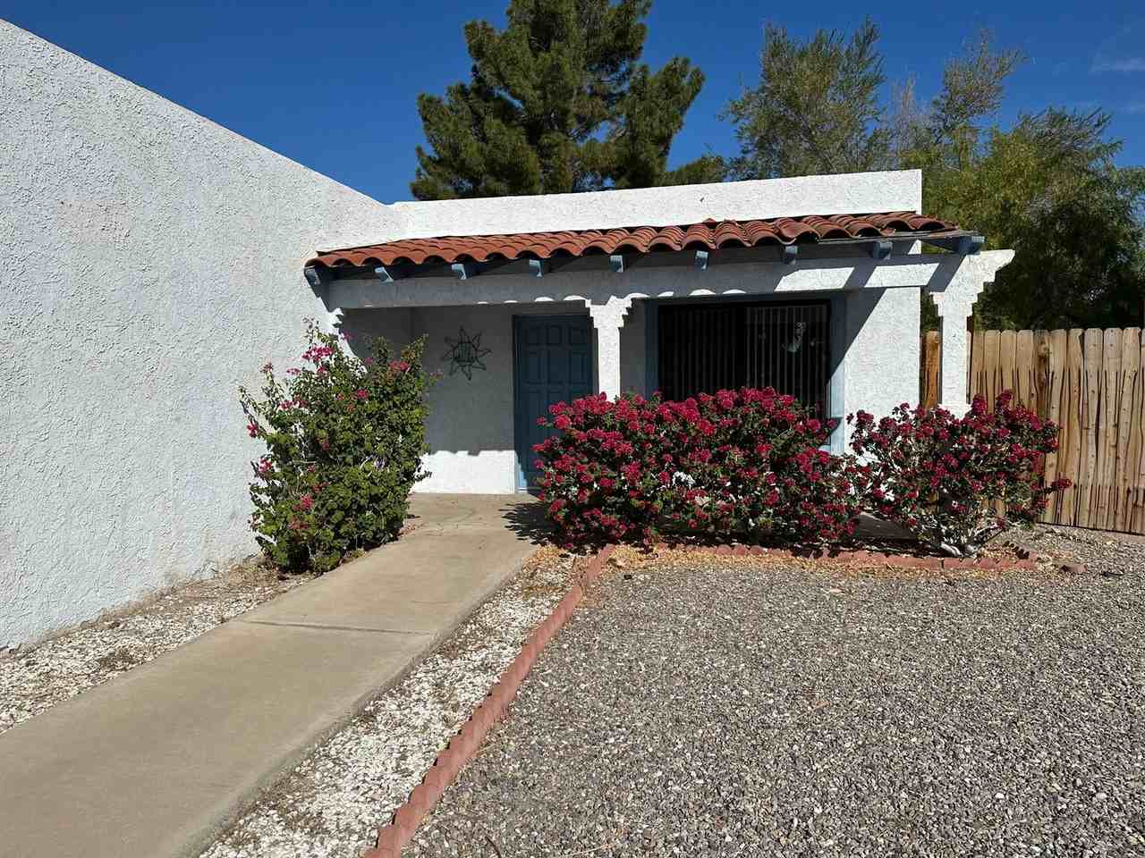 449 Roadrunner Dr - Photo 3 of 50