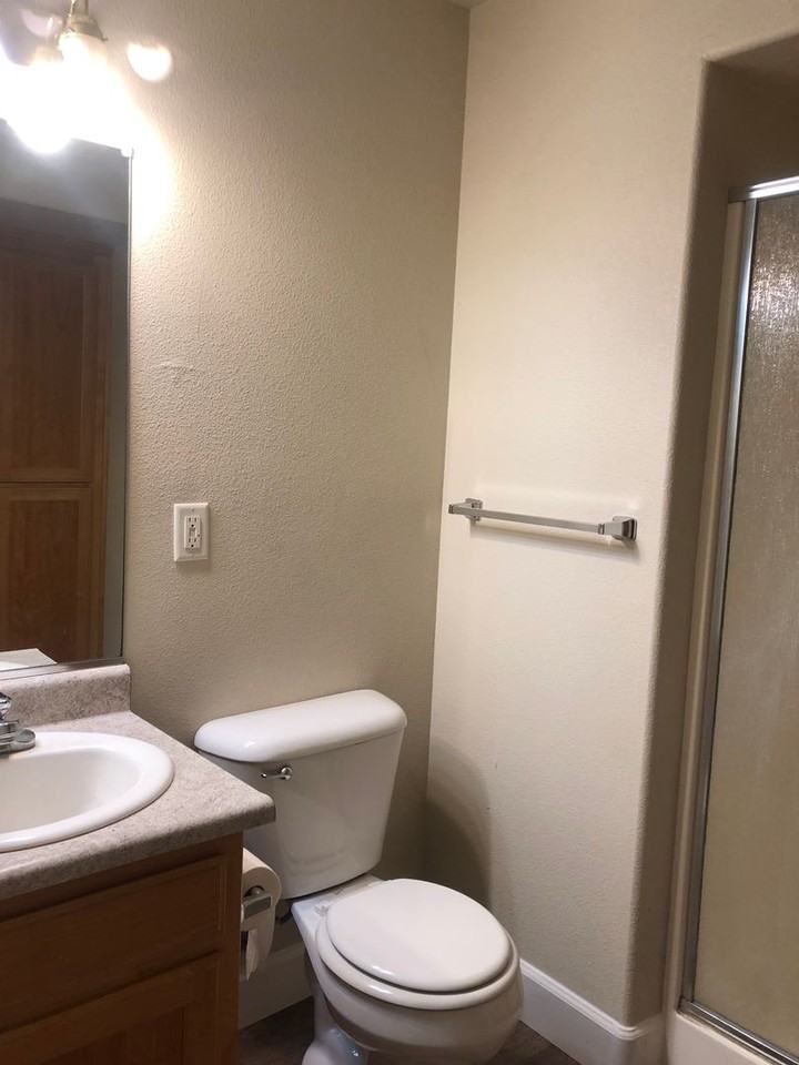 232 Oak Street - Photo 4 of 11