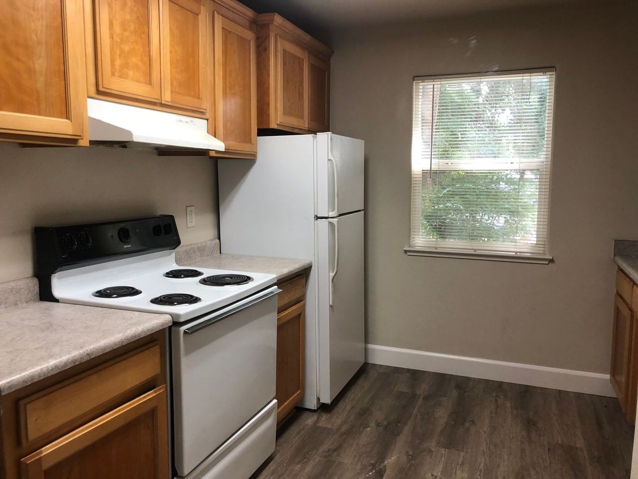 232 Oak Street - Photo 7 of 11