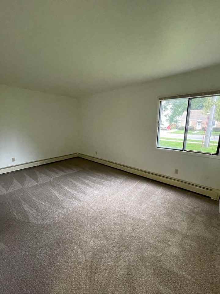 Sugar Creek Apartments - Photo 4 of 10