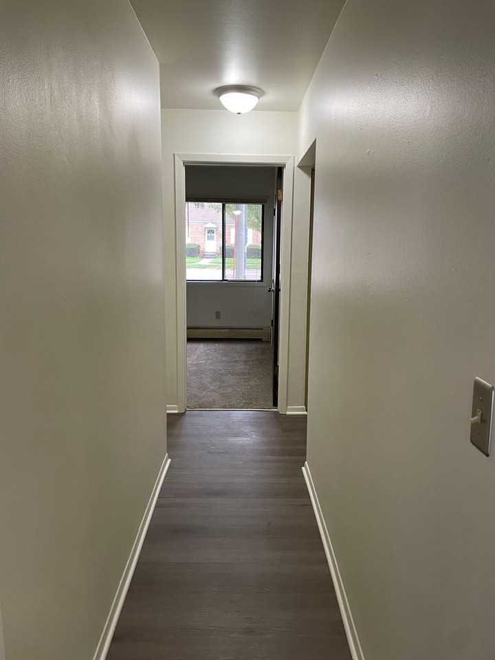 Sugar Creek Apartments - Photo 6 of 10