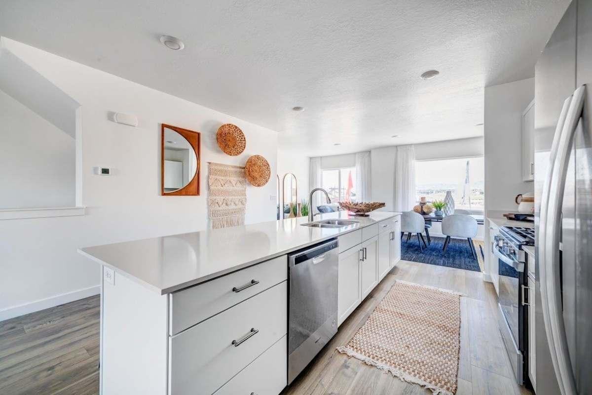 1279 W 100 S - Photo 4 of 13