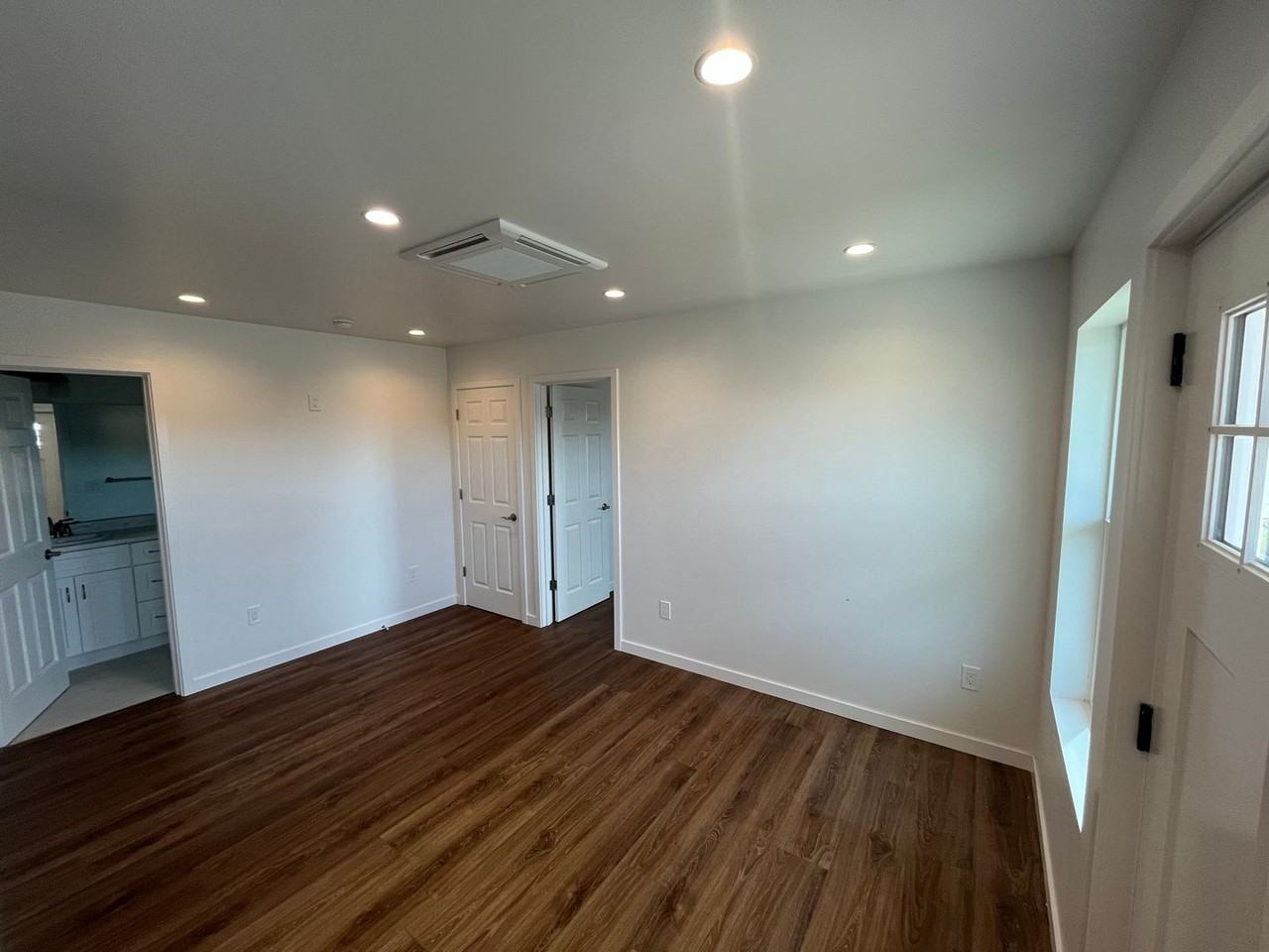 1547A Tiffany Park Cir - Photo 3 of 9