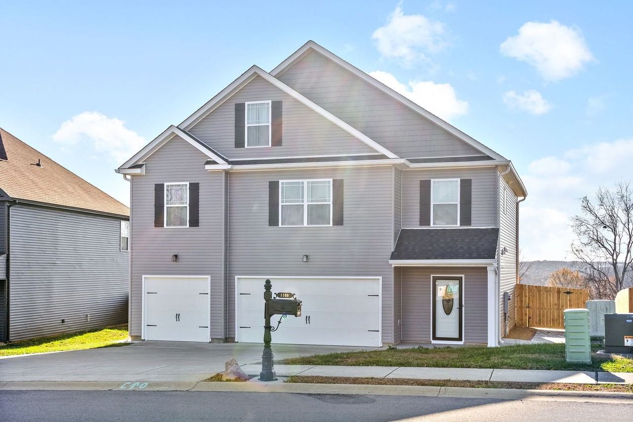 1180 Henry Place Blvd - Photo 3 of 34