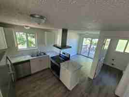 featured image of 748 N 12th Ave