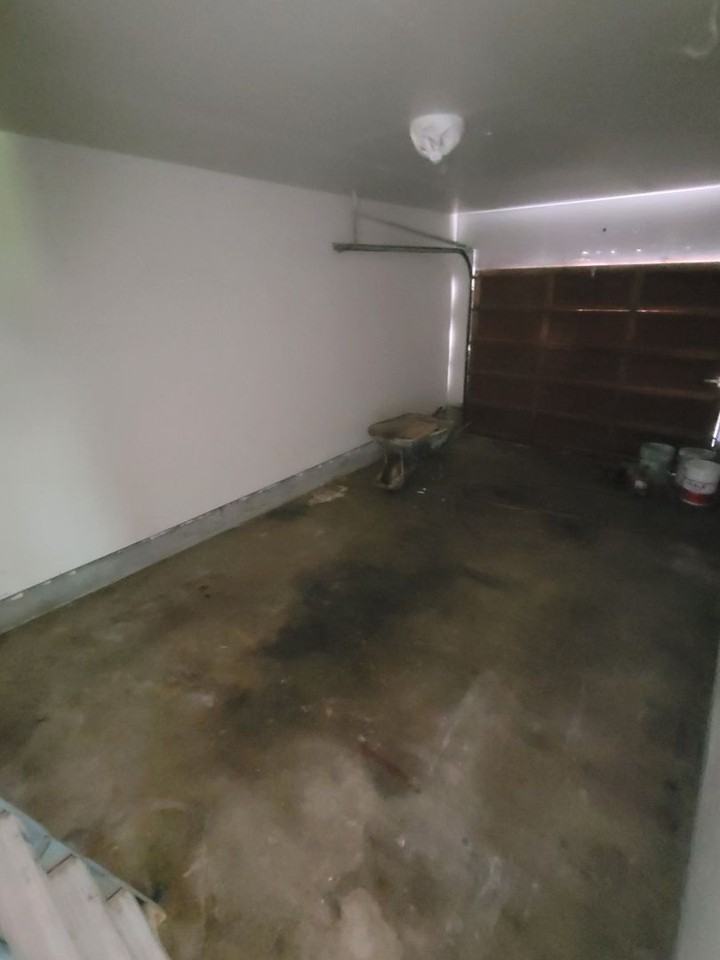 748 N 12th Ave - Photo 7 of 12