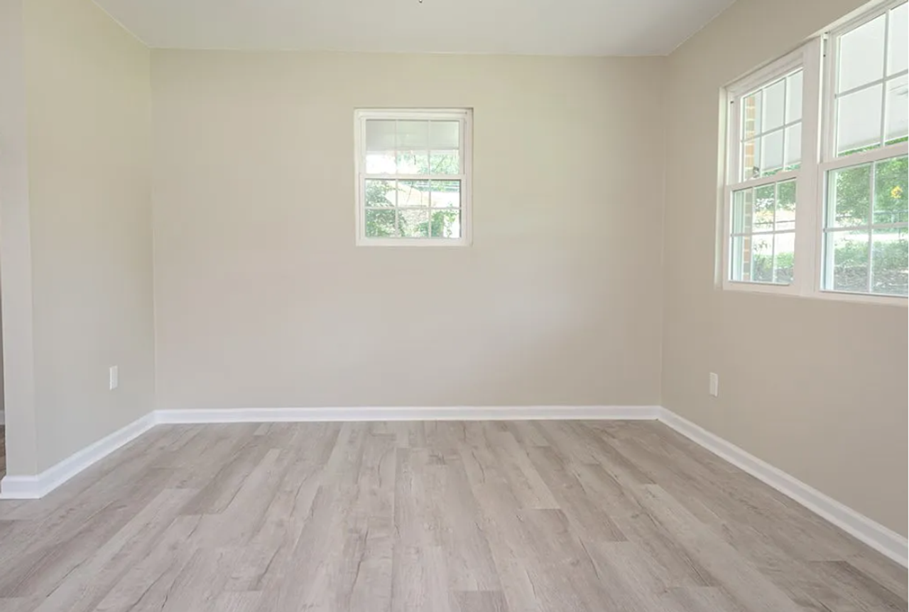 2114 Amber Dr - Photo 6 of 18