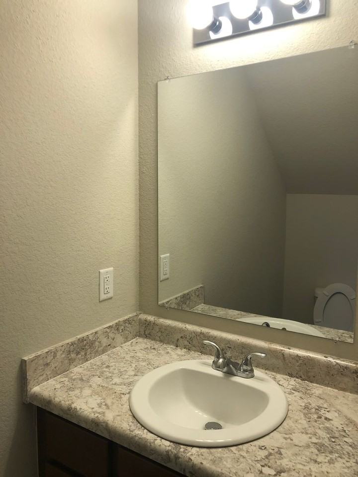 1906 S C St - Photo 7 of 13