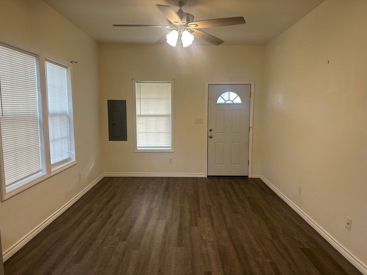 2127 Opelousas St - Photo 2 of 9