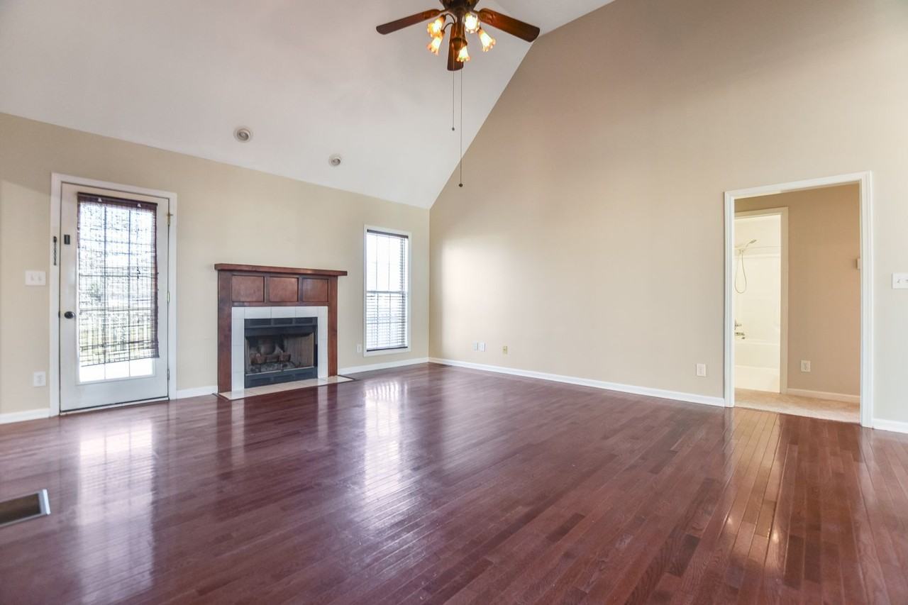 3886 Stella Dr - Photo 6 of 26
