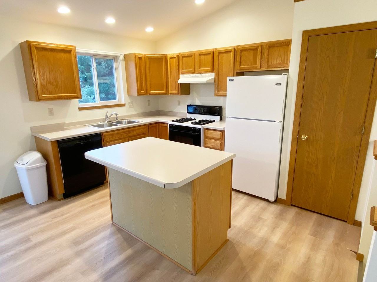 2502 Country Creek Ln - Photo 2 of 24