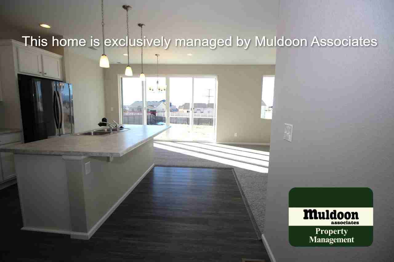 9716 Aberdale Ct - Photo 4 of 32