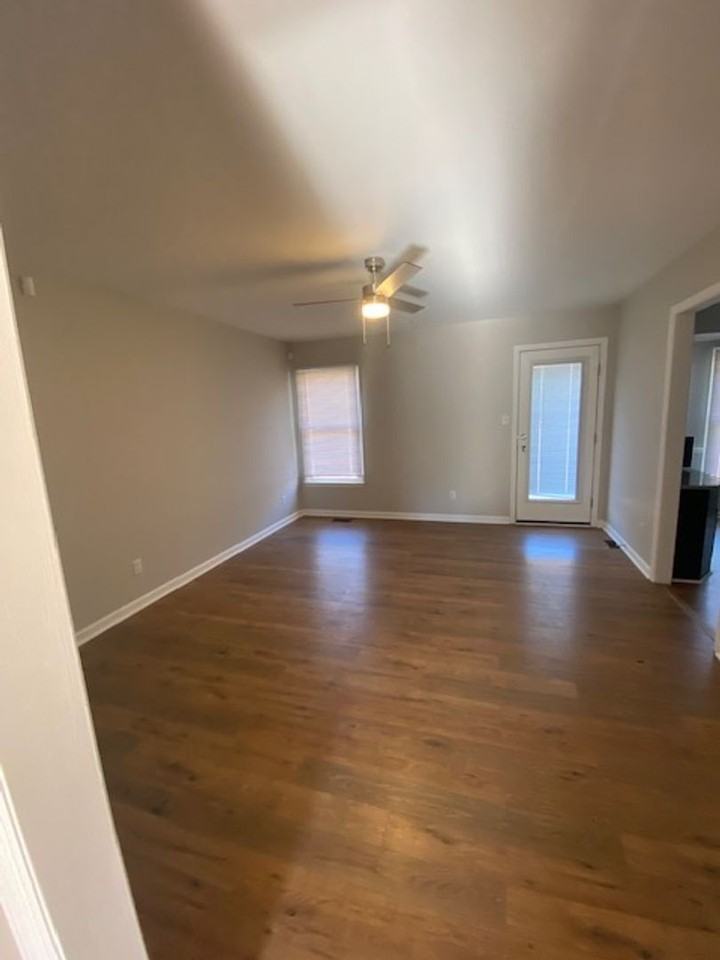 205 Sprucepine Dr - Photo 2 of 15