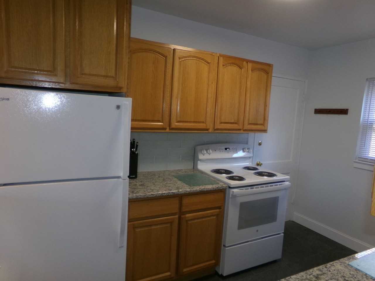 2507 Miller Park Cir Apt B - Photo 7 of 13