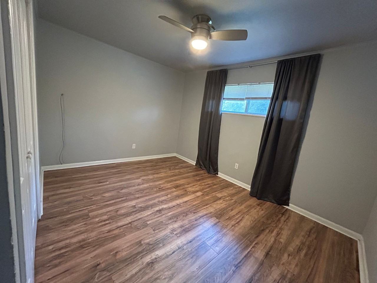 2506 Mecom Dr - Photo 4 of 10
