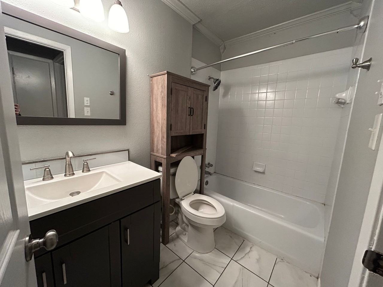 2506 Mecom Dr - Photo 6 of 10