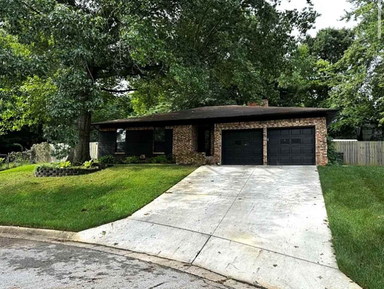 1739 N Creek Ct - Photo 2 of 26