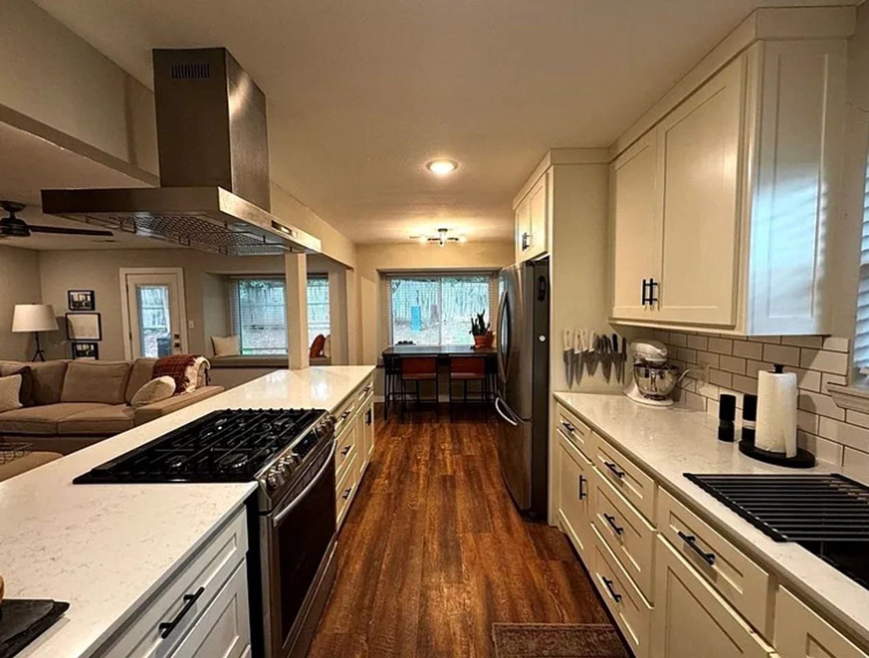 1739 N Creek Ct - Photo 3 of 26