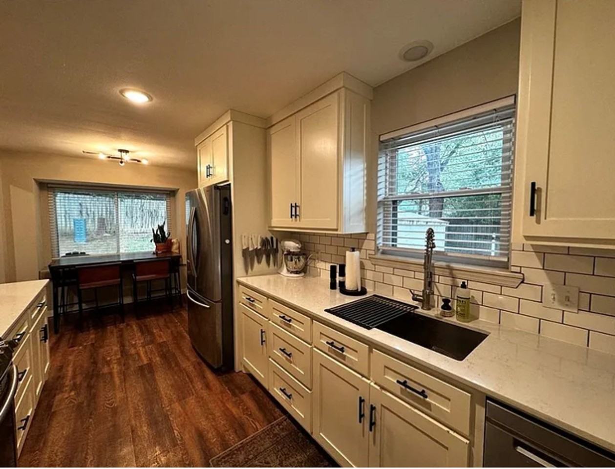 1739 N Creek Ct - Photo 4 of 26