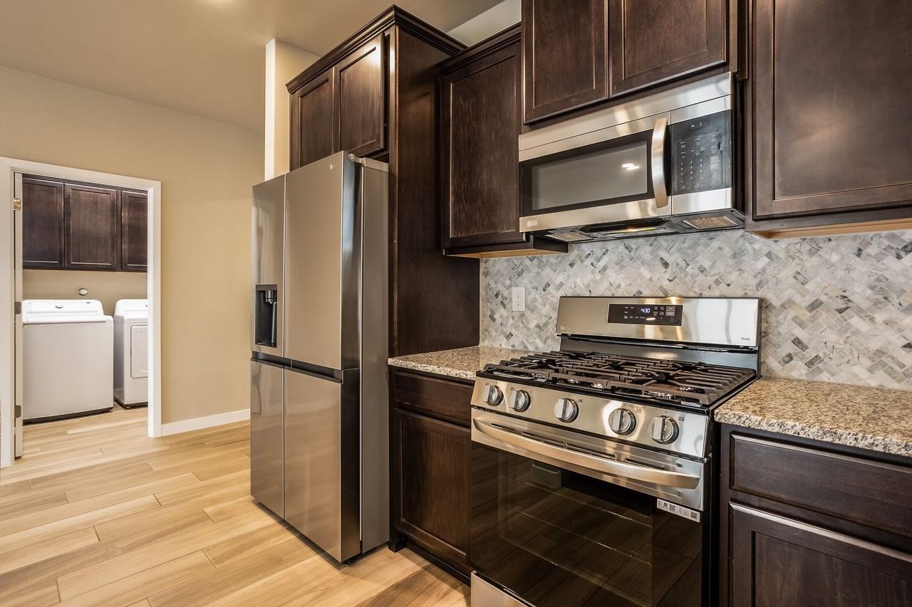 7701 Majesty Ct Nw - Photo 5 of 20