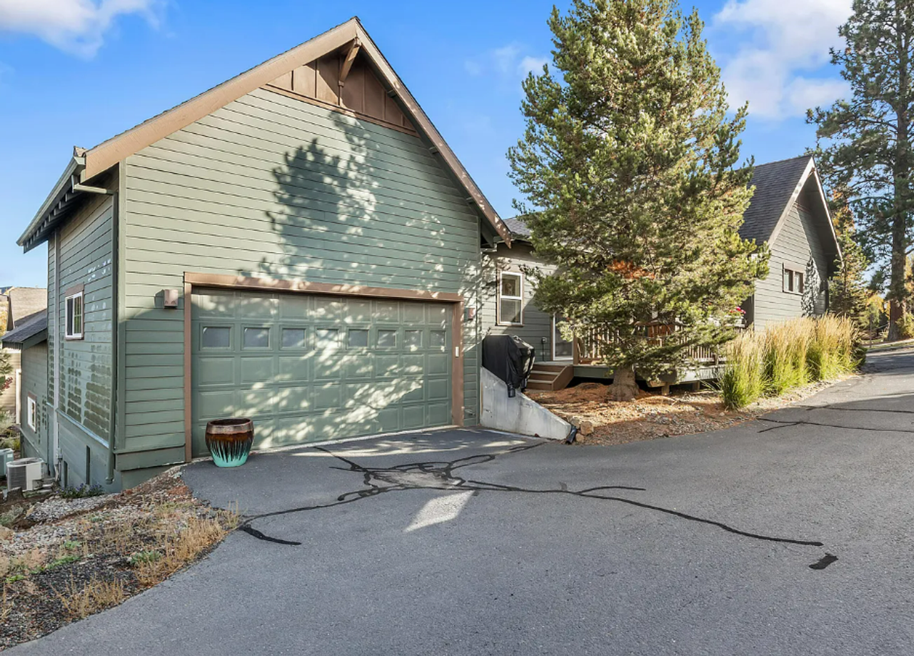 19314 Sw Laurelhurst Way - Photo 2 of 6