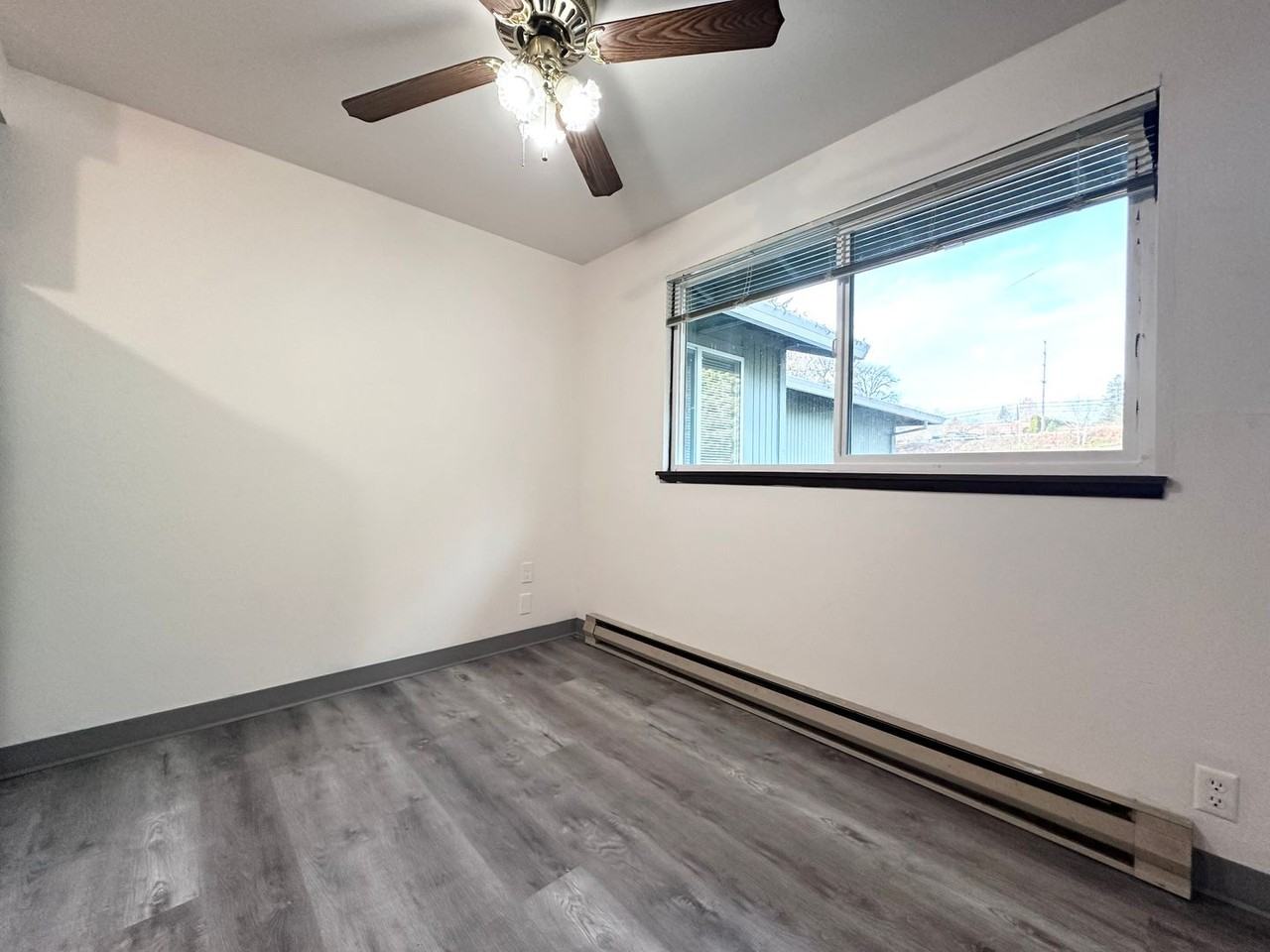 39910 Mccormick Dr - Photo 4 of 17