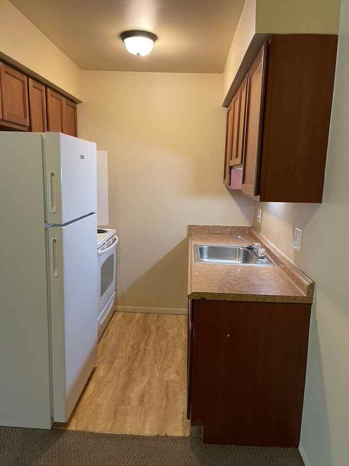 Park East Apartments (B) - Photo 2 of 17