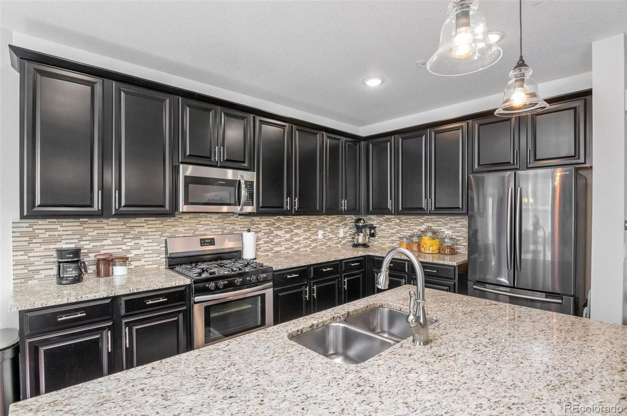 4630 Copeland Cir - Photo 6 of 33