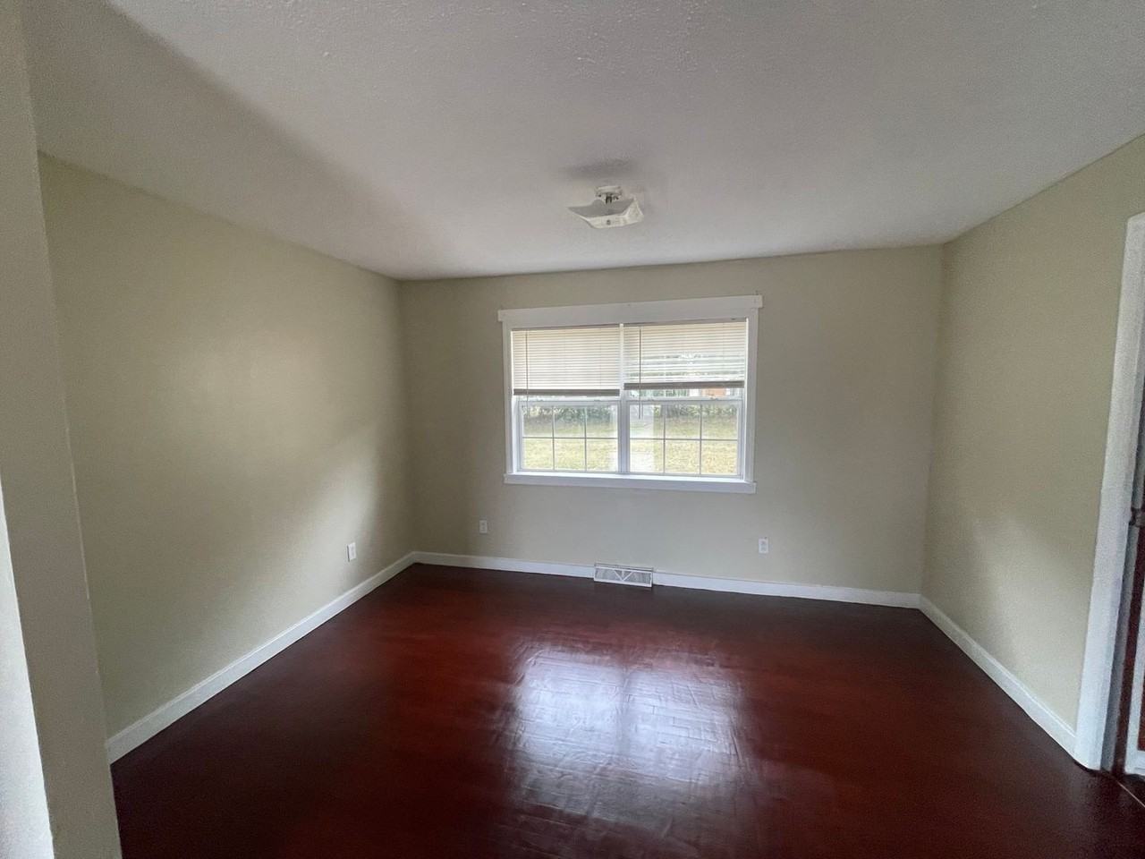 532 10th Ave Nw - Photo 4 of 19