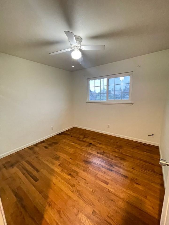 1686 Hooper Rd - Photo 3 of 4