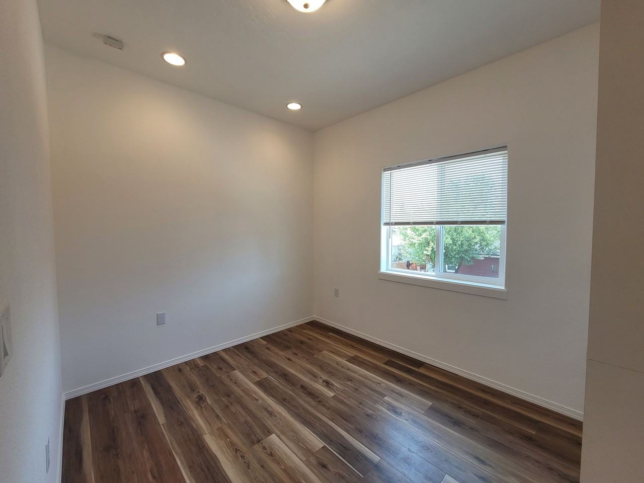 1882 17th St - Photo 7 of 11