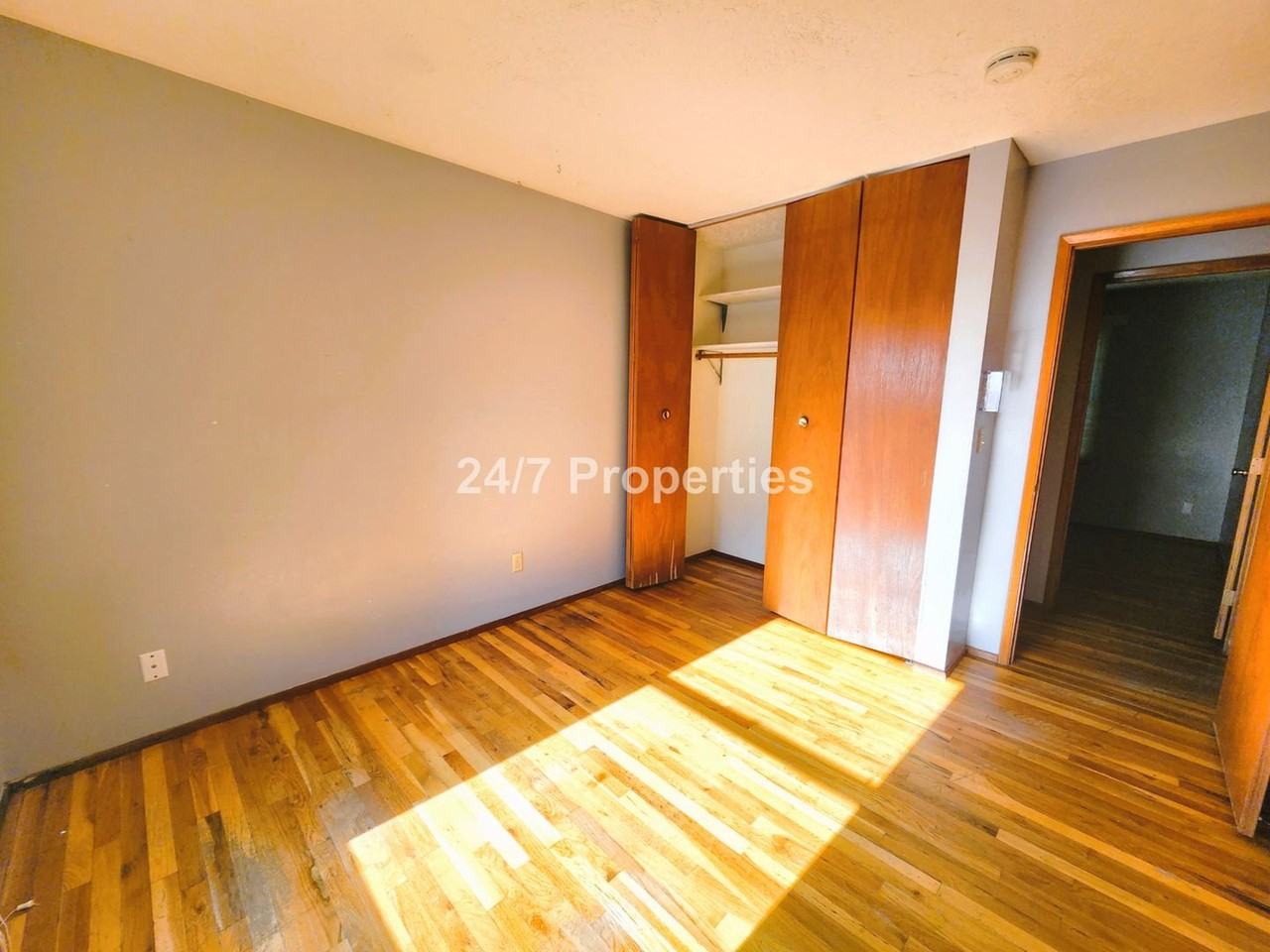 8905 Se 29th Ave - Photo 2 of 16