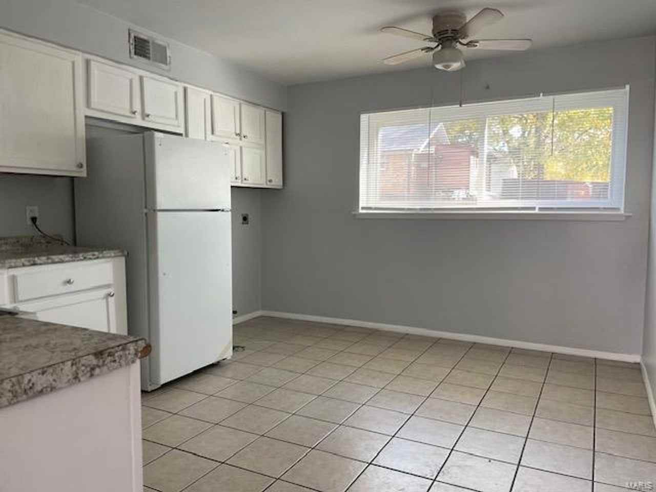 3648 Edmundson Rd - Photo 4 of 9