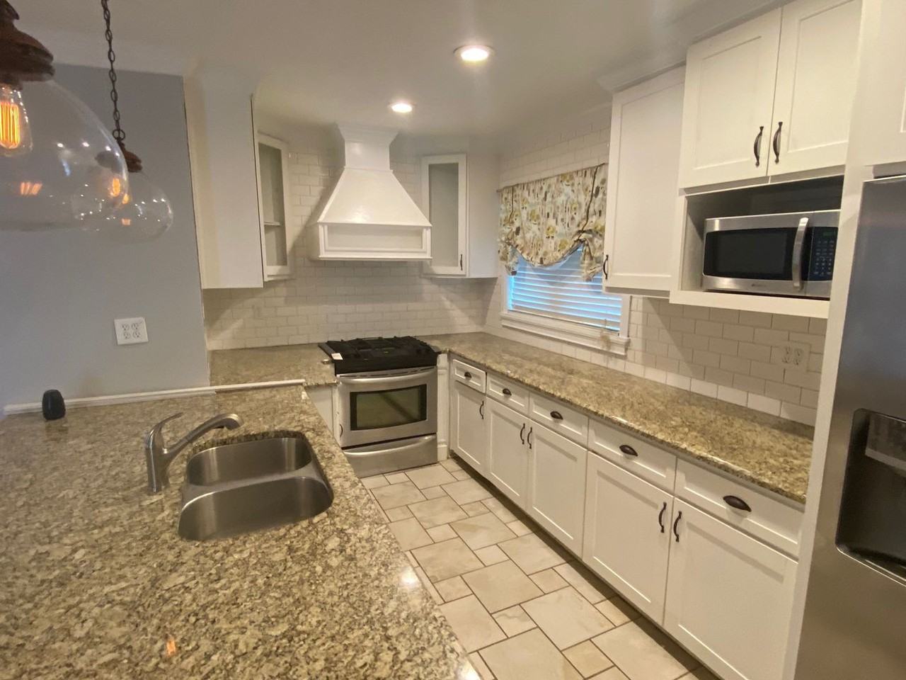 1500 30th St - Photo 2 of 19