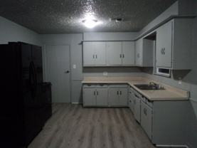 1215 Sw E Ave - Photo 1 of 1