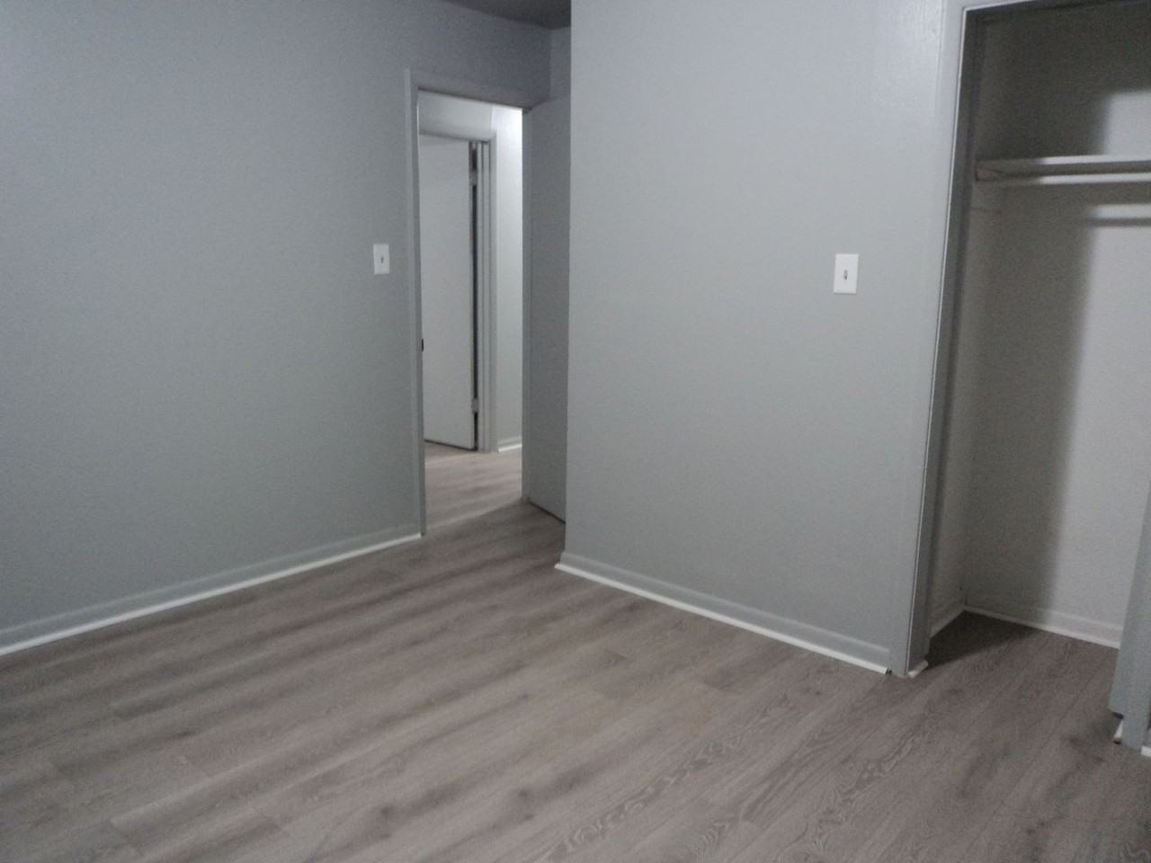 1215 Sw E Ave - Photo 5 of 9