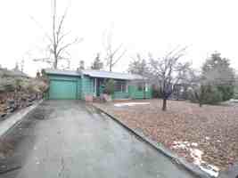 featured image of 452 Ne Irving Ave